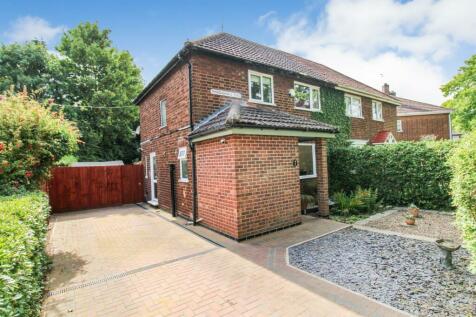 3 bedroom semi-detached house for sale