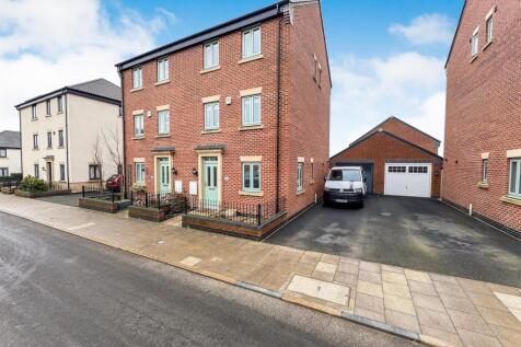 3 bedroom semi-detached house for sale