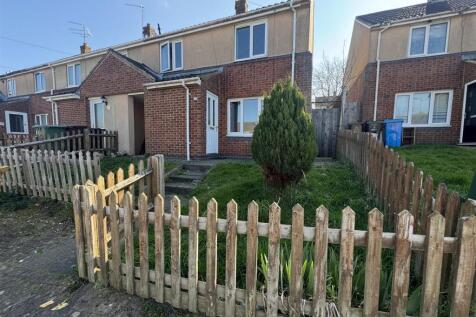 Counts Farm Road, Corby NN18 3 bed end of terrace house for sale