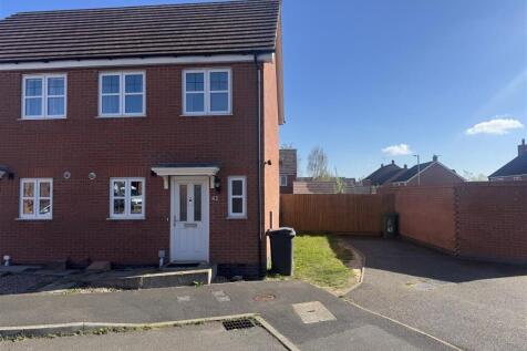 2 bedroom semi-detached house for sale
