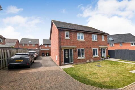 3 bedroom semi-detached house for sale