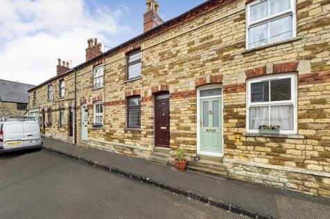 High Street, Corby NN17 2 bed terraced house for sale