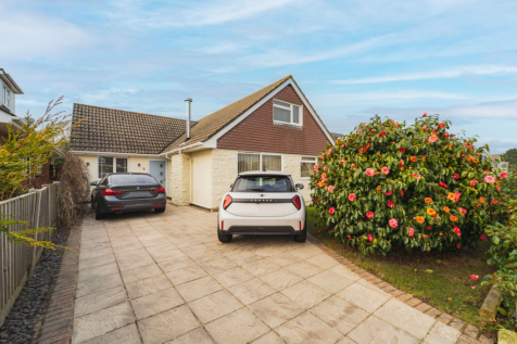 Selfridge Avenue, Bournemouth BH6 4 bed chalet for sale