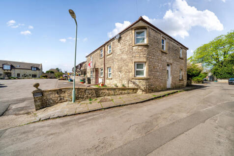 2 bedroom link detached house for sale