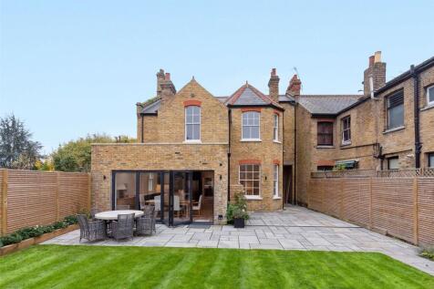 4 bedroom semi-detached house for sale
