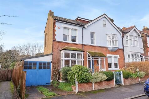 5 bedroom semi-detached house for sale