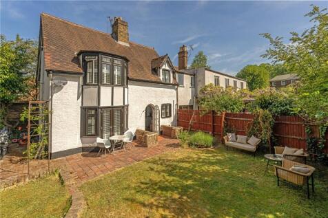 2 bedroom semi-detached house for sale