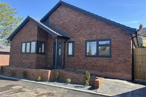 2 bedroom detached bungalow for sale
