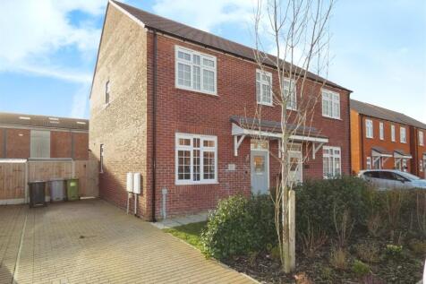 3 bedroom semi-detached house for sale