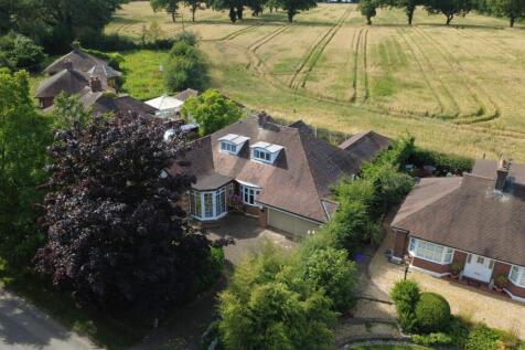 2 bedroom detached bungalow for sale