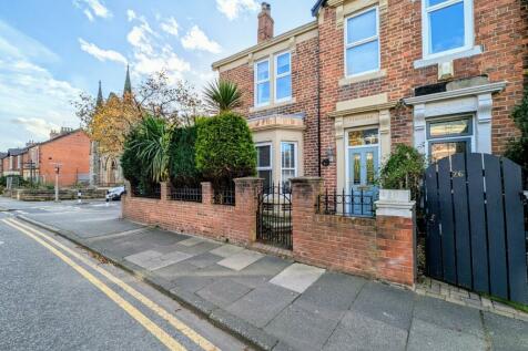 4 bedroom terraced house for sale