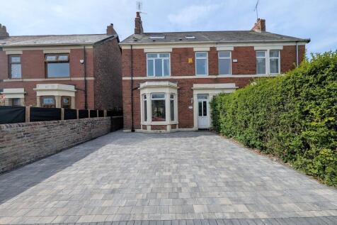 5 bedroom semi-detached house for sale