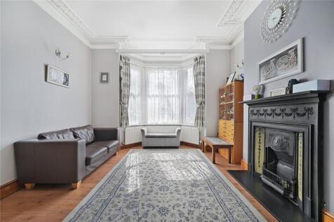 6 bedroom terraced house for sale