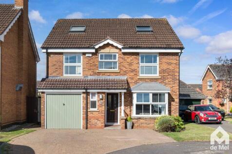 5 bedroom detached house for sale