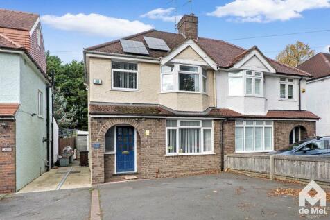 3 bedroom semi-detached house for sale