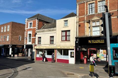 5 bedroom terraced house for sale