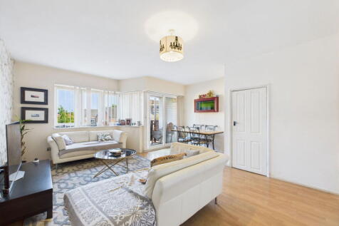 Lockton Close, Manchester, M1 3 bed flat for sale