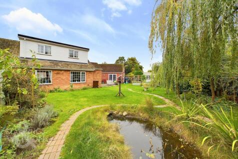 Church Close, Cantley, Norwich 4 bed semi