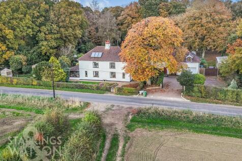 Wood Lane, Buckenham, Norwich 5 bed detached house for sale