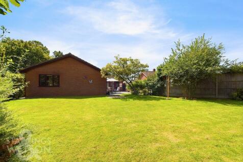 3 bedroom detached bungalow for sale