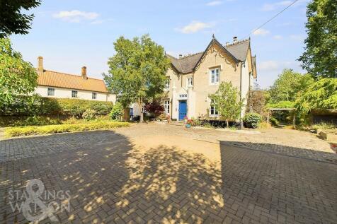 6 bedroom detached house for sale