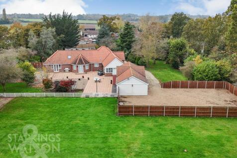 Shelfanger Road, Roydon, Diss, IP22 5 bed detached bungalow for sale