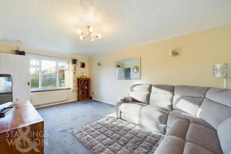 2 bedroom semi-detached bungalow for sale