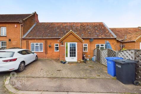 4 bedroom terraced bungalow for sale