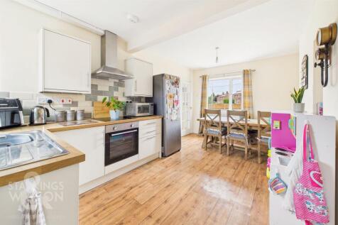 Julians Way, Pulham Market, Diss 3 bed semi