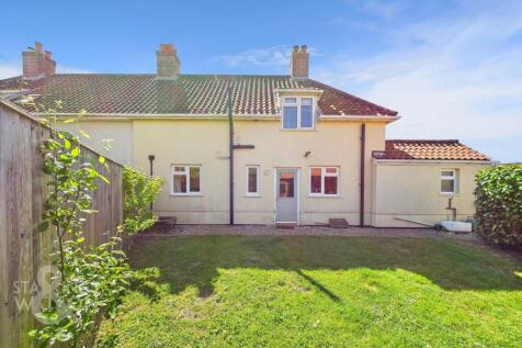 Norwich Road, Tacolneston, Norwich 3 bed semi