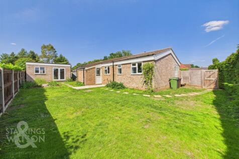 Clarkes Close, Barford, Norwich 3 bed detached bungalow for sale