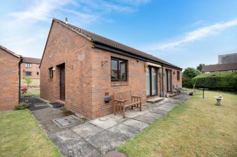 2 bedroom semi-detached bungalow for sale