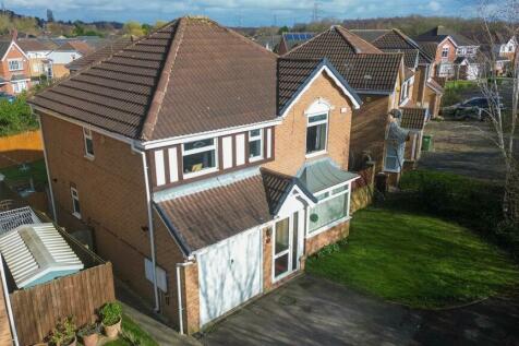 4 bedroom detached house for sale