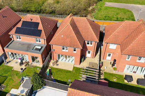 Tower Close, Pontefract WF8 4 bed detached house for sale