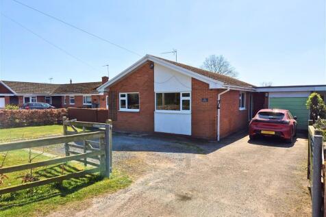 Almeley, Hereford, HR3 6LQ 3 bed detached bungalow for sale