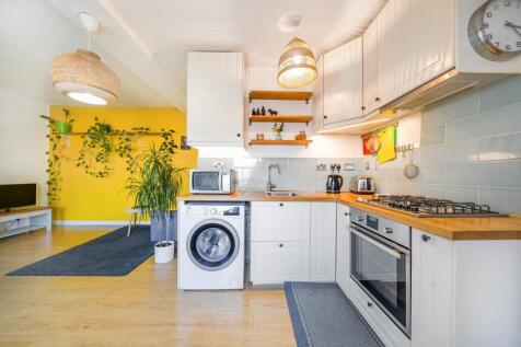 1 bedroom flat for sale