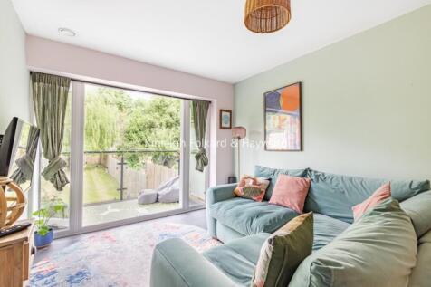 Croydon Road, London, SE20 2 bed flat for sale