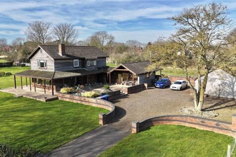 5 bedroom detached house for sale
