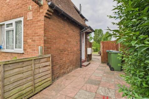 Churchbury Road, London 2 bed flat for sale
