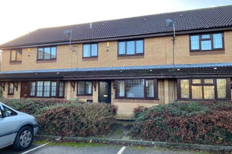 Rolvenden Grove, Kents Hill 2 bed terraced house for sale