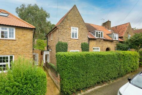 2 bedroom end of terrace house for sale