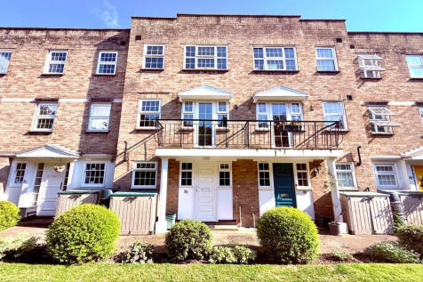 Dorking Road, Epsom KT18 3 bed terraced house for sale