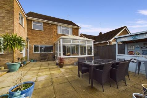 Peterborough Road, Farcet, PE7 4 bed detached house for sale