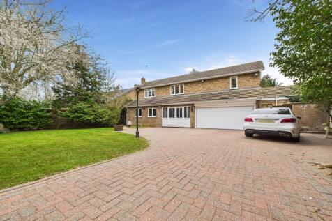 5 bedroom detached house for sale