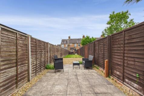 Main Street, Yaxley, PE7 2 bed terraced house for sale
