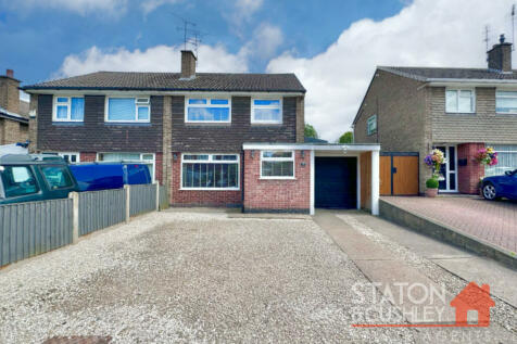 3 bedroom semi-detached house for sale