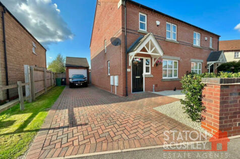 3 bedroom semi-detached house for sale