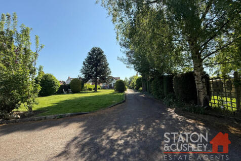 4 bedroom detached bungalow for sale