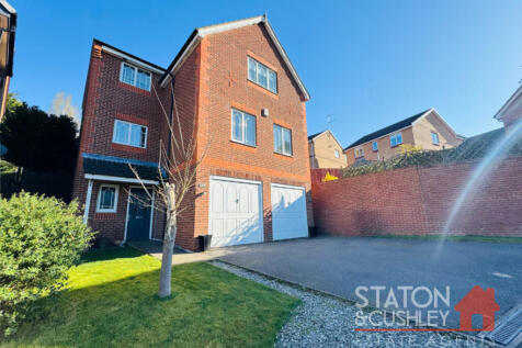 4 bedroom detached house for sale