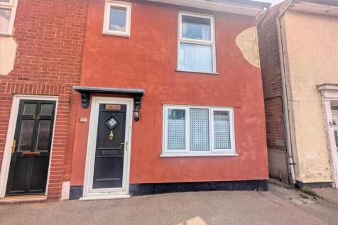 2 bedroom semi-detached house for sale